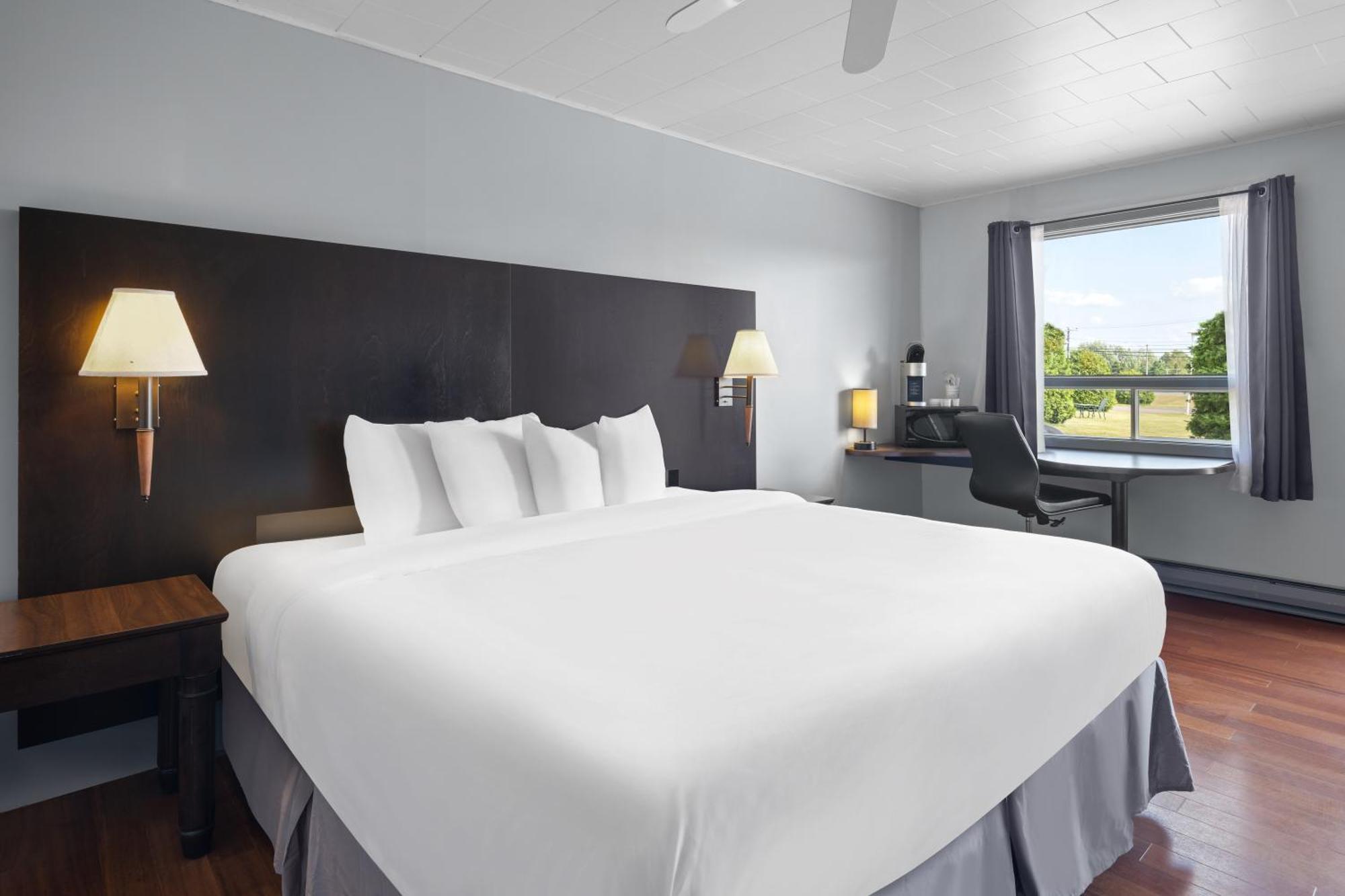 Travelodge By Wyndham Гранд Фолс Екстериор снимка
